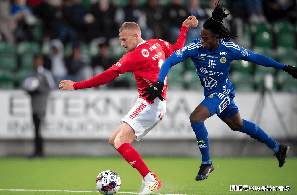 包含阿贾克斯今晚内部沟通，志在欧联名次提升，形势明朗，控场能力成焦点的词条