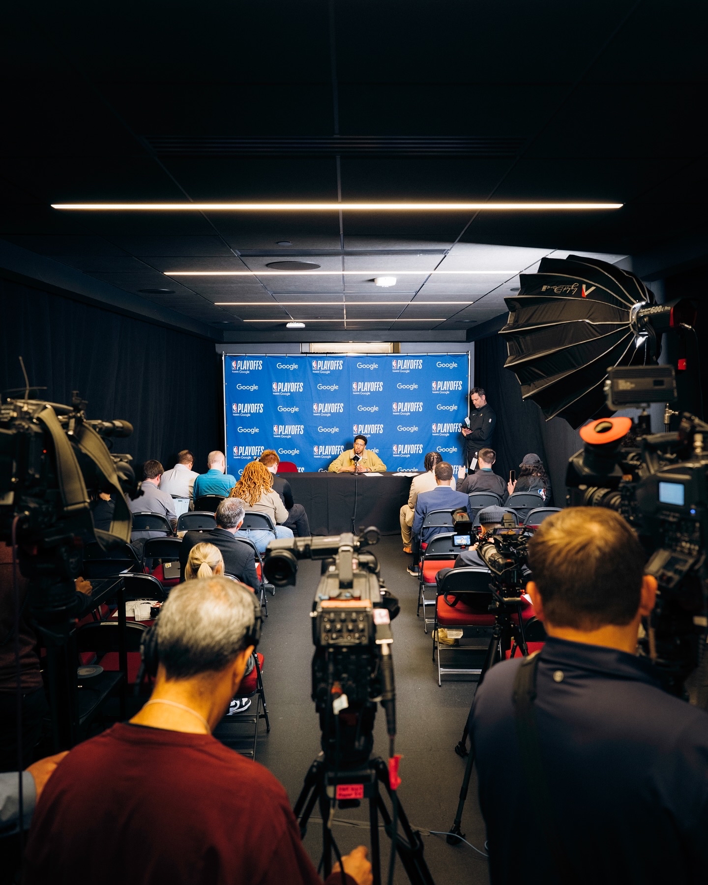 包含印第安纳步行者迎NBA季后赛关键赛,赛后内部沟通,话题不断,心理建设被强调的词条 包含印第安纳步行者迎NBA季后赛关键赛,赛后内部沟通,话题不断,心理建设被强调的词条